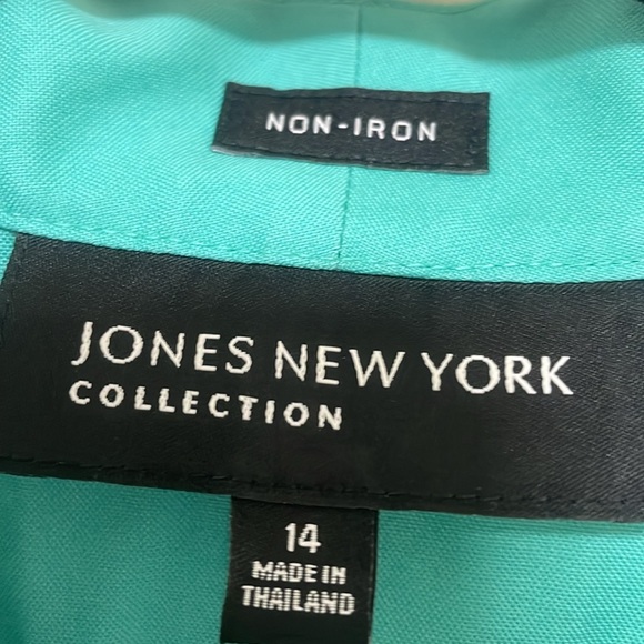 $6 three top bundle. Jones New York Signature blouses. - Picture 9 of 9